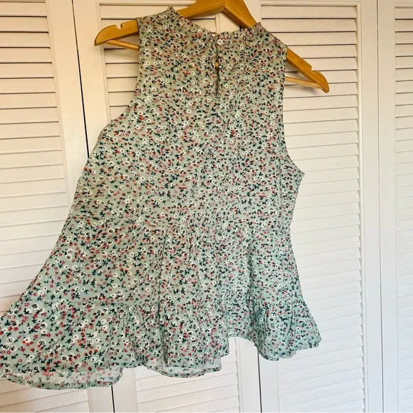 Floral Sleeveless Top - Picture 9 of 10